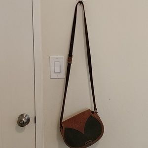 Classic Saddle Bag style